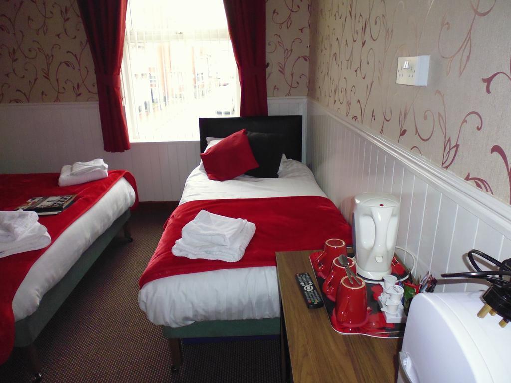 Kingscliff Bed & Breakfast แบล็คพูล ภายนอก รูปภาพ