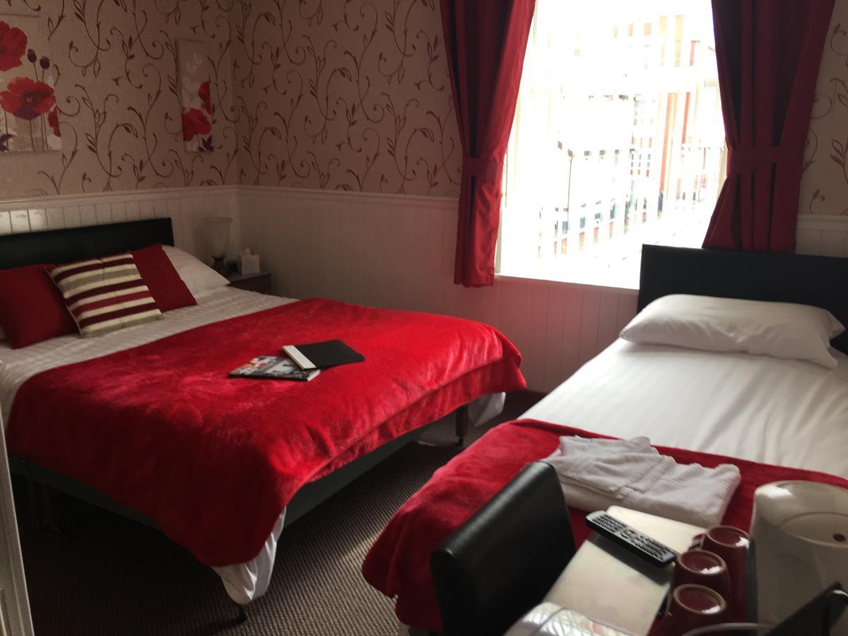 Kingscliff Bed & Breakfast แบล็คพูล ภายนอก รูปภาพ